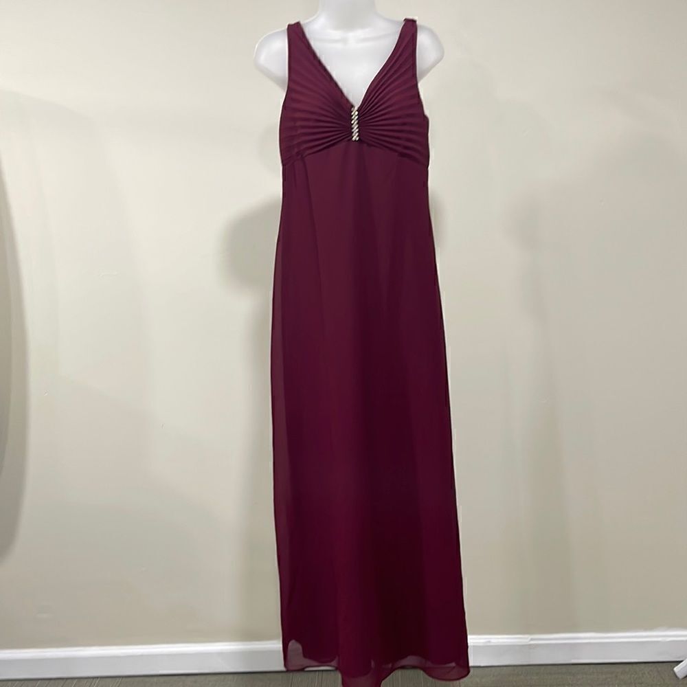 NWOT Metaphor semi formal wine maroon dress gown. Size 10 M medium